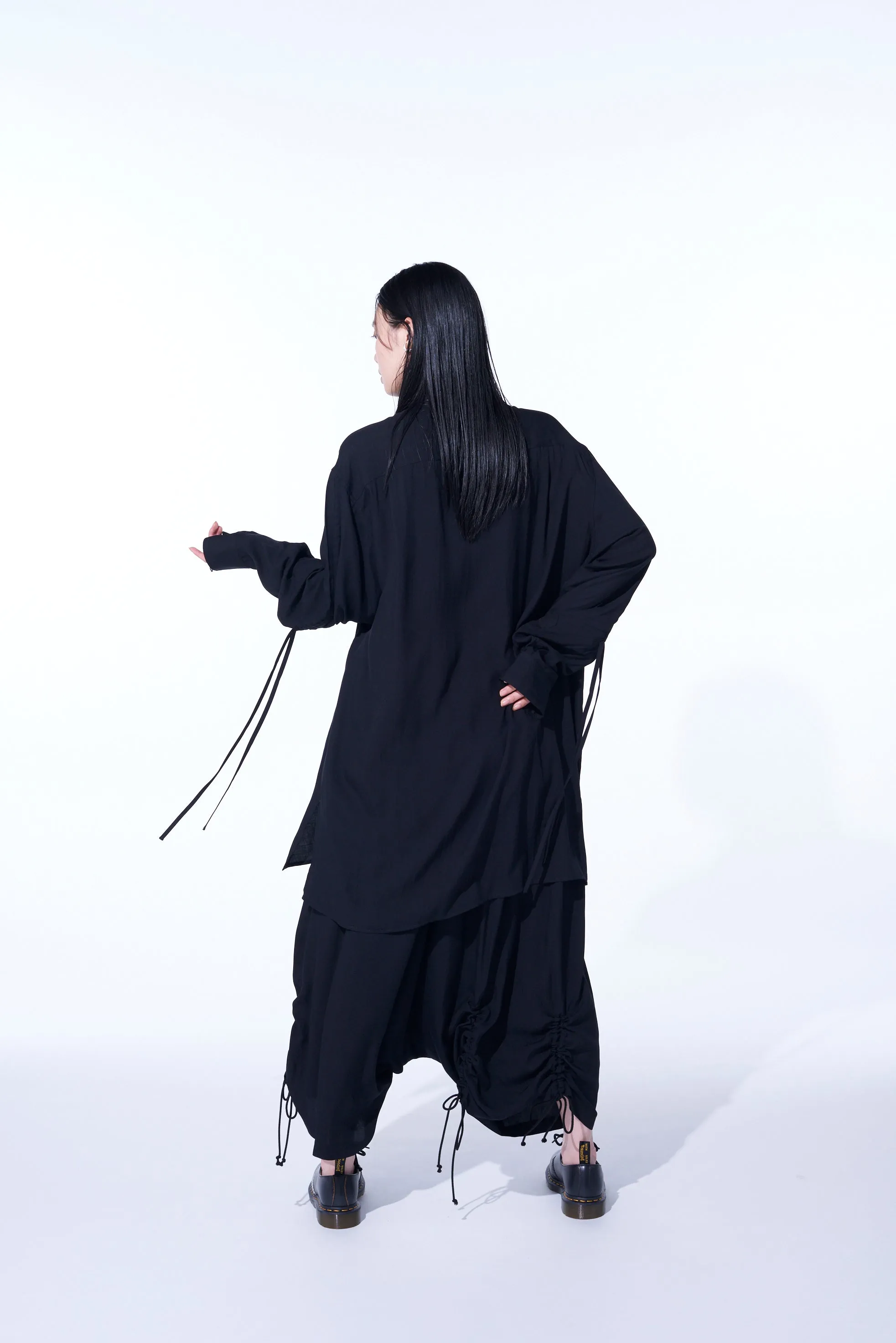 RAYON WASHER TWILL OVERSIZED SHIRT WITH GATHERED STRINGS