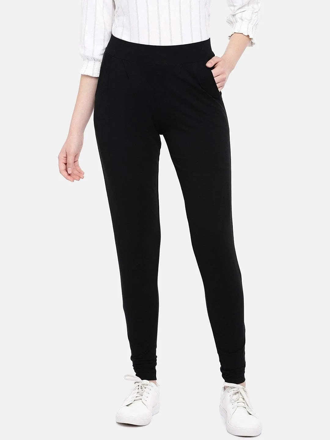 Women's Black Viscose Elastane Loose Fit Knit Pant